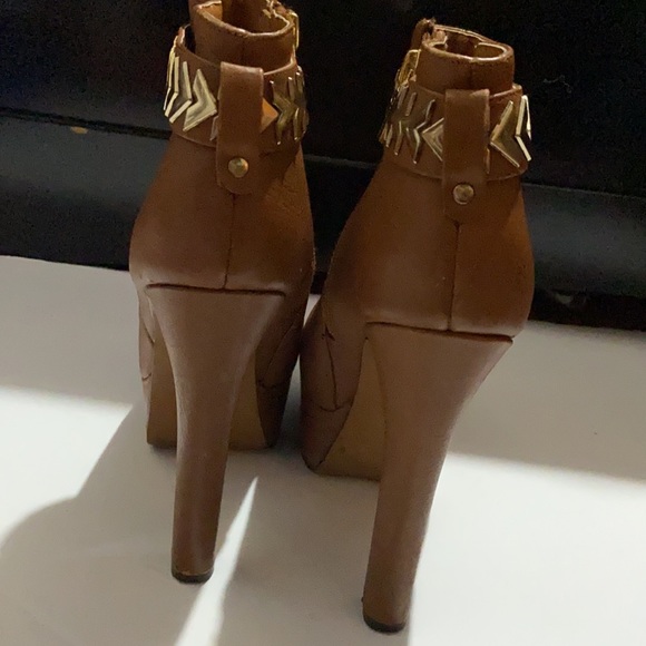 Peanut butter color ankle boots - Picture 4 of 5